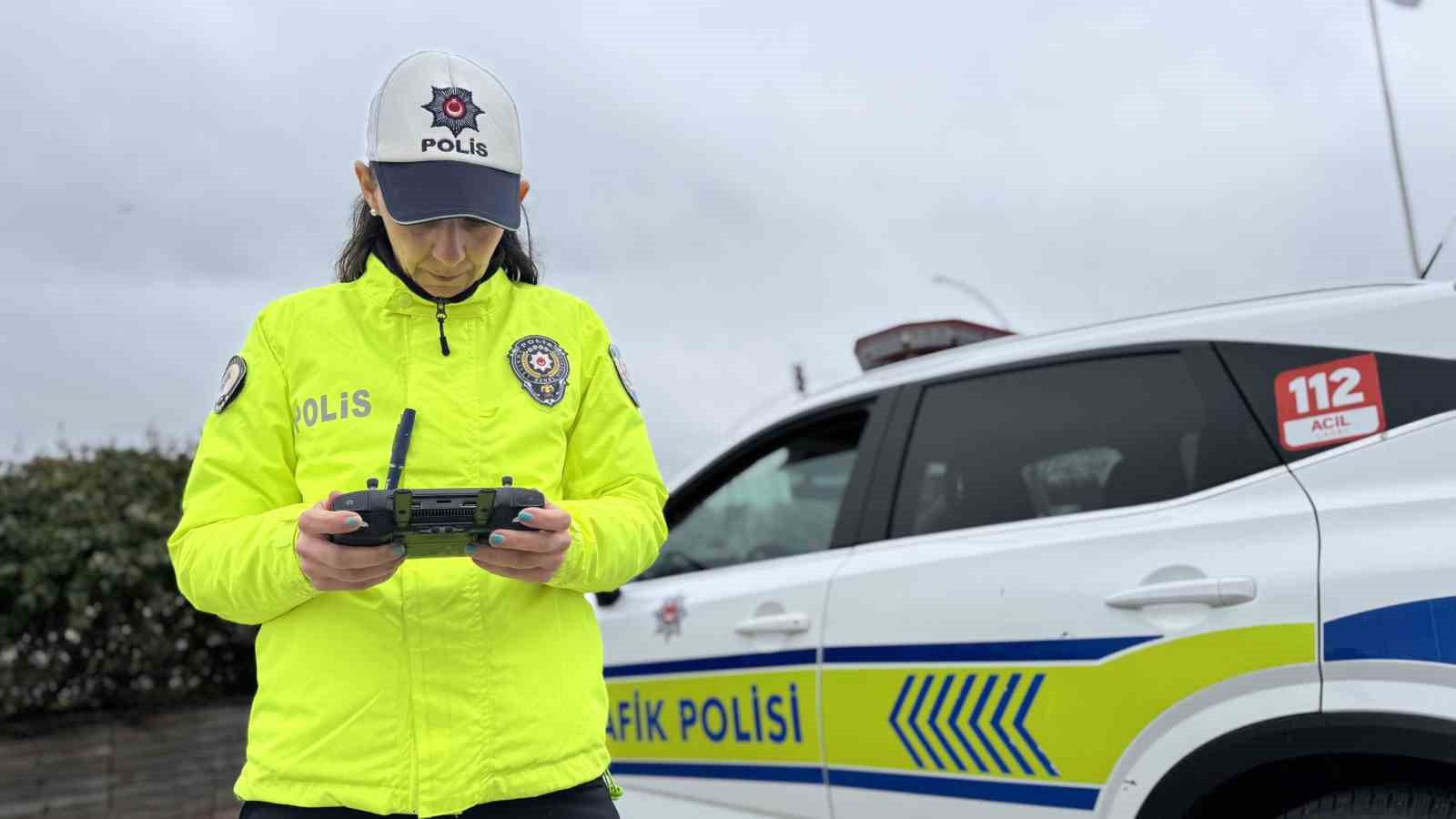 edirnede trafik denetimleri arttirildi arac kullanirken telefona bakanin ehliyetine el konulacak 1 cBnHnzj2