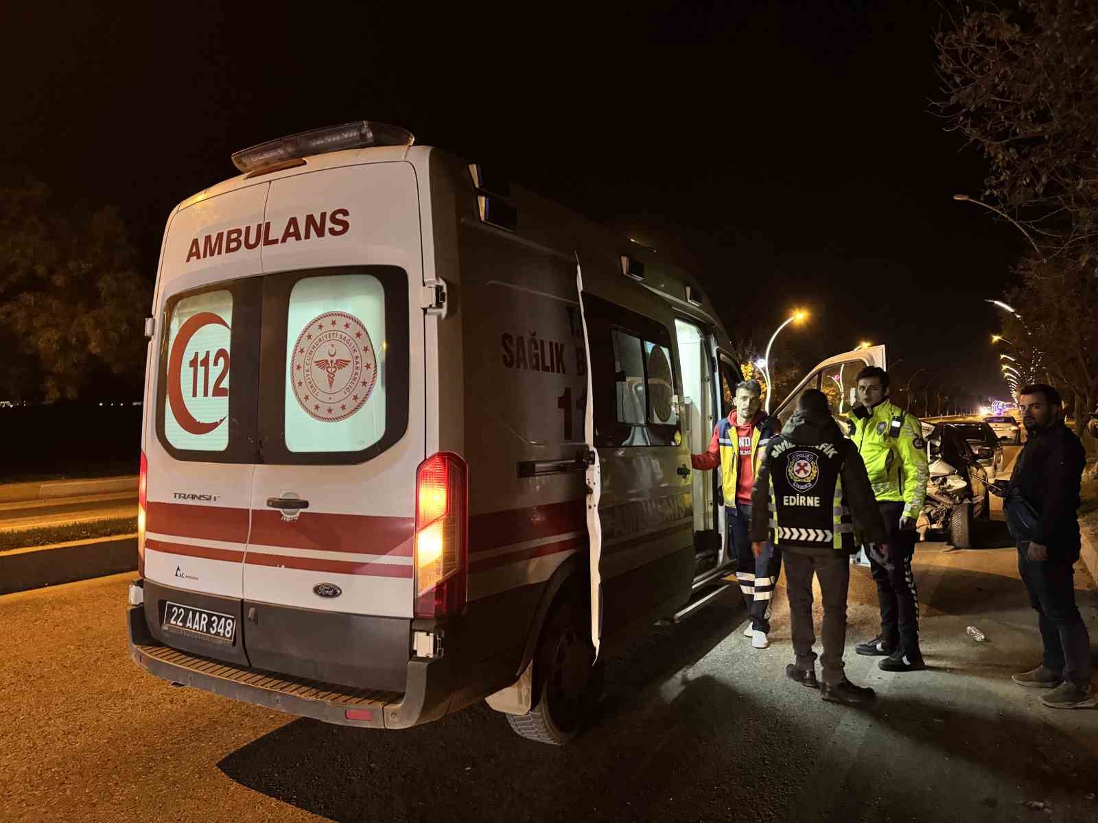 edirnede trafik kazasi 3 yarali 2 WXghe2Tq