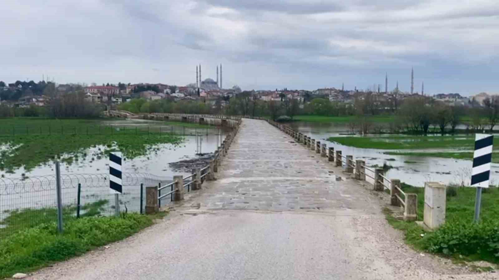 edirnede tunca nehri tasti sarachane koprusu trafige kapandi 3