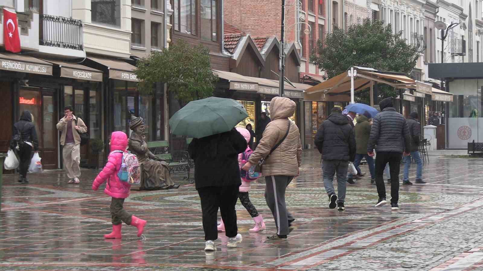 edirnede yagmur etkili oldu cadde ve sokaklar gole dondu 5 4YQUMbBe