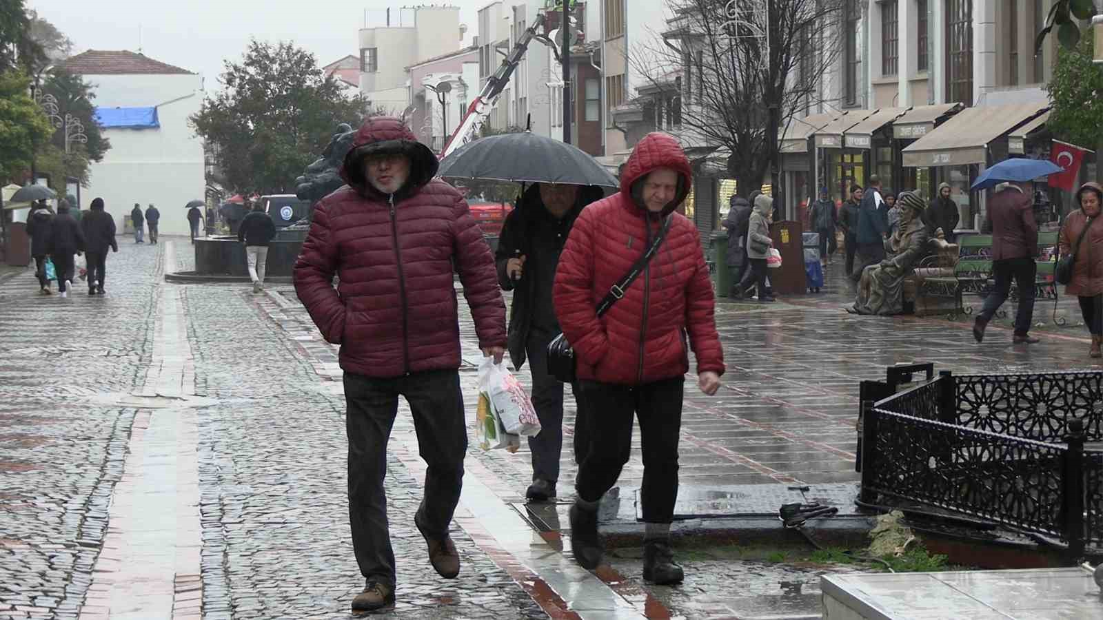 edirnede yagmur etkili oldu cadde ve sokaklar gole dondu 6 hs75W7XZ