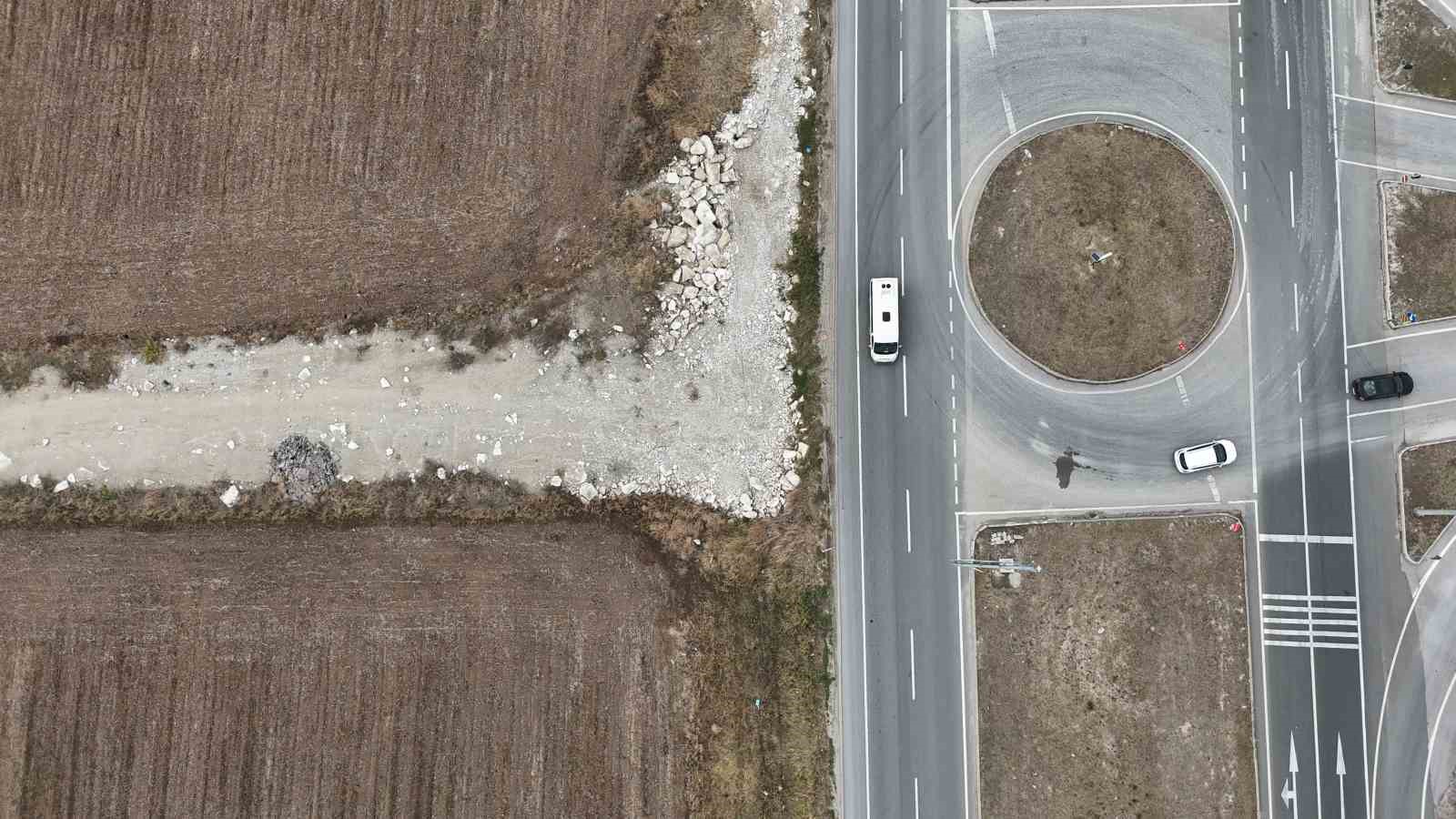edirnede yol cilesi bitmiyor bozuk yol araclara zarar veriyor 6 nseaJXZ7