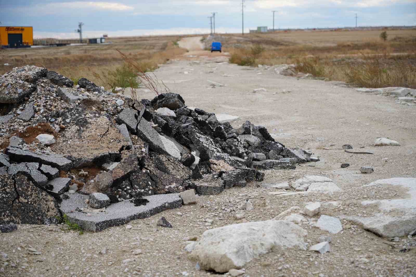 edirnede yol cilesi bitmiyor bozuk yol araclara zarar veriyor 8 rgQVNDYC