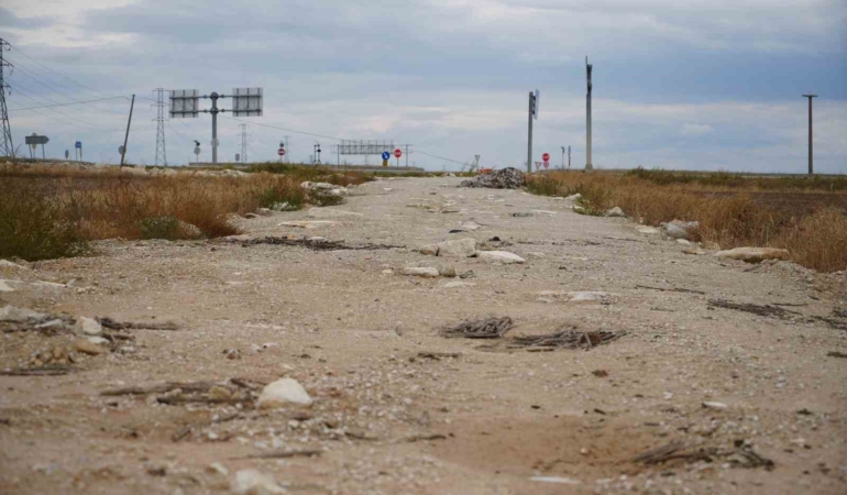 edirnede-yol-cilesi-bitmiyor-bozuk-yol-araclara-zarar-veriyor-hFYBTW4n.jpg