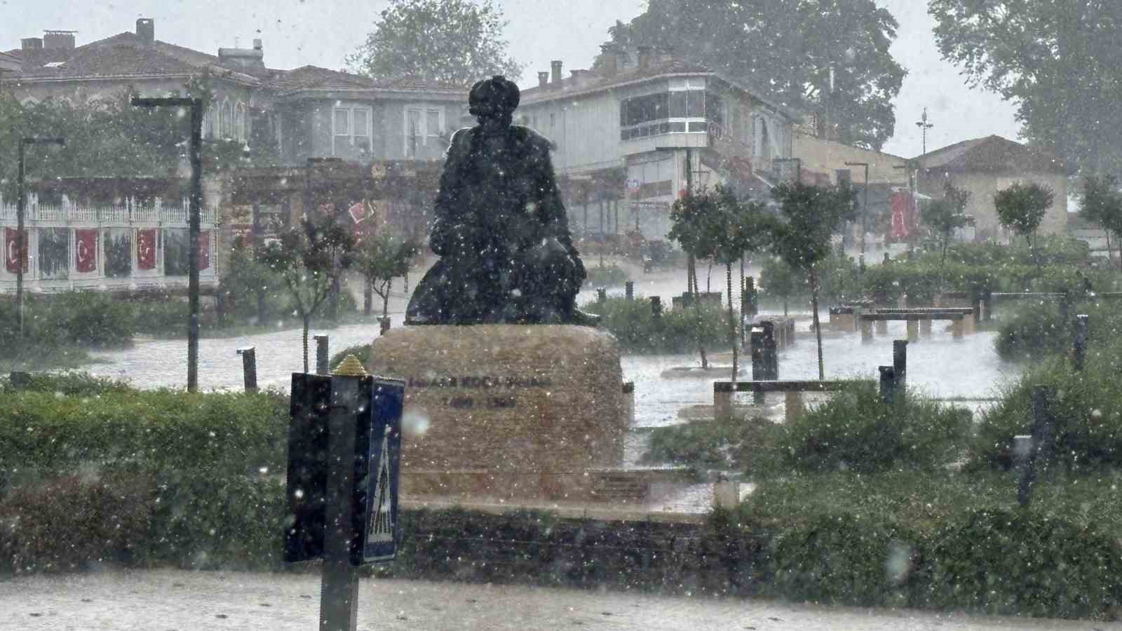 edirnede yollar gole dondu araclar mahsur kaldi 5 zMfnFOYl