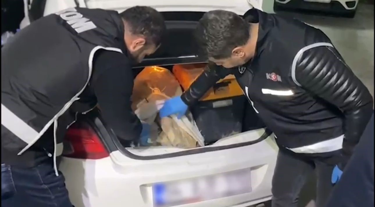edirnede yurt disina kacirilmak istenen 2 bin yillik heykel ele gecirildi 0 gSnjFYAE