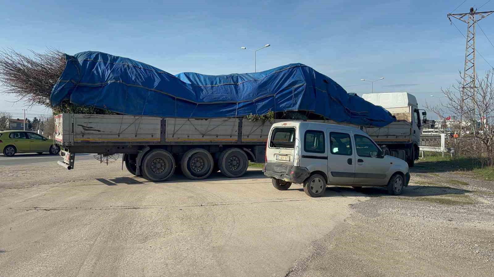 edirnede zincirleme kaza 1 yarali 2 mIzP8JsV