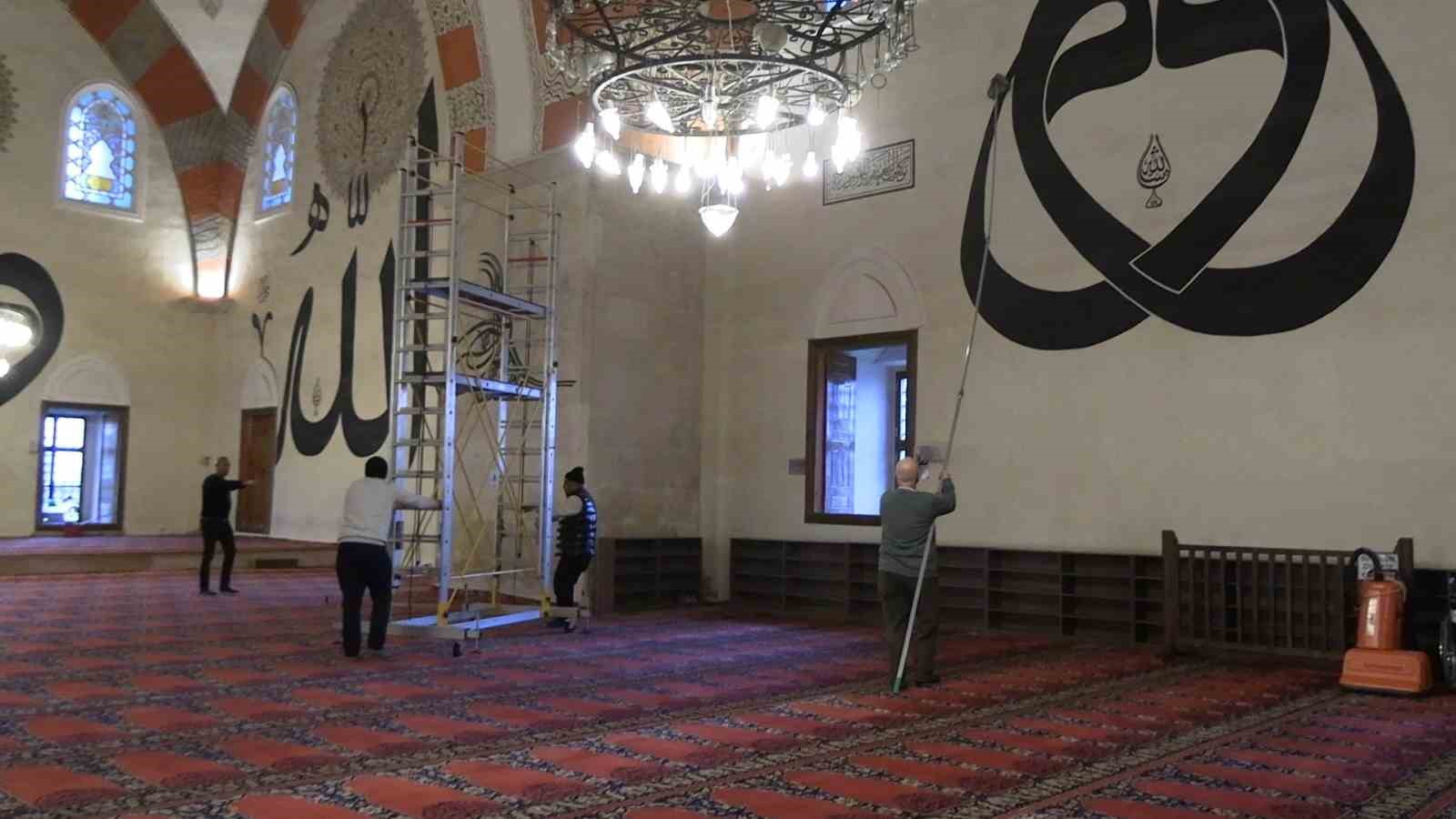 edirnedeki selatin camiler ramazanda gul kokacak 3 DdWfur1P