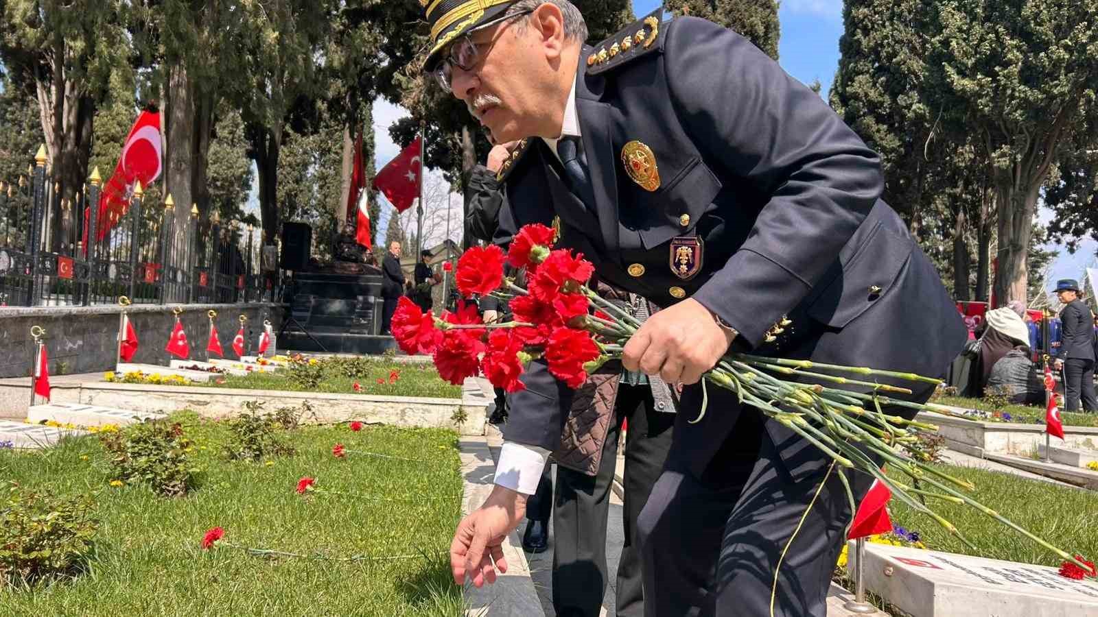 edirnekapi sehitliginde duygusal anlar 92 yasindaki anne gozyaslarini tutamadi 1