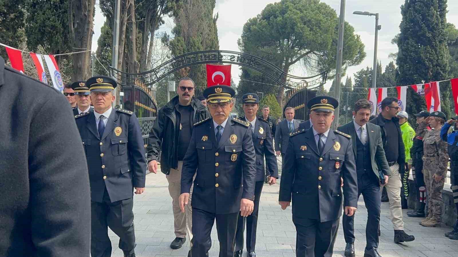 edirnekapi sehitliginde duygusal anlar 92 yasindaki anne gozyaslarini tutamadi 3 lztfgHRD