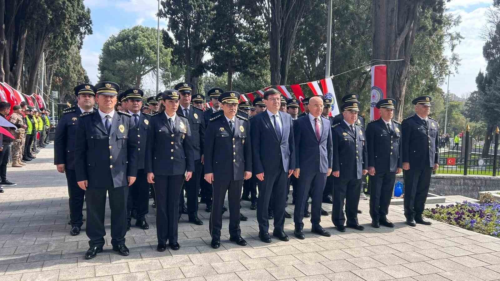 edirnekapi sehitliginde duygusal anlar 92 yasindaki anne gozyaslarini tutamadi 4