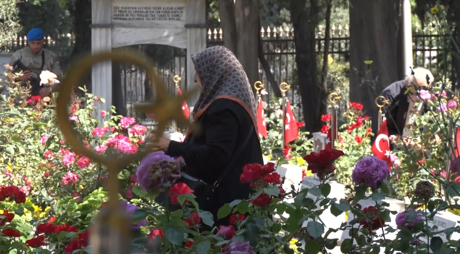 edirnekapi sehitliginde huzunlu bayram arefesi 1 qC3qaPpR