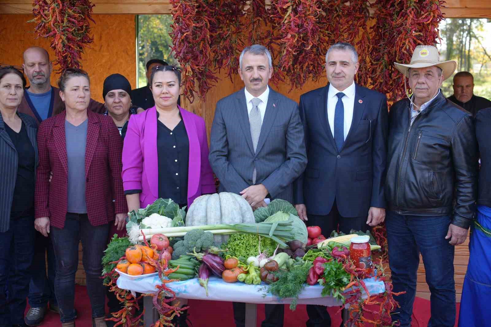 edirneli ureticiler ata tohumundan urettikleri urunleri millet bahcesinde satisa sunuyor 8 OdRa6MV3