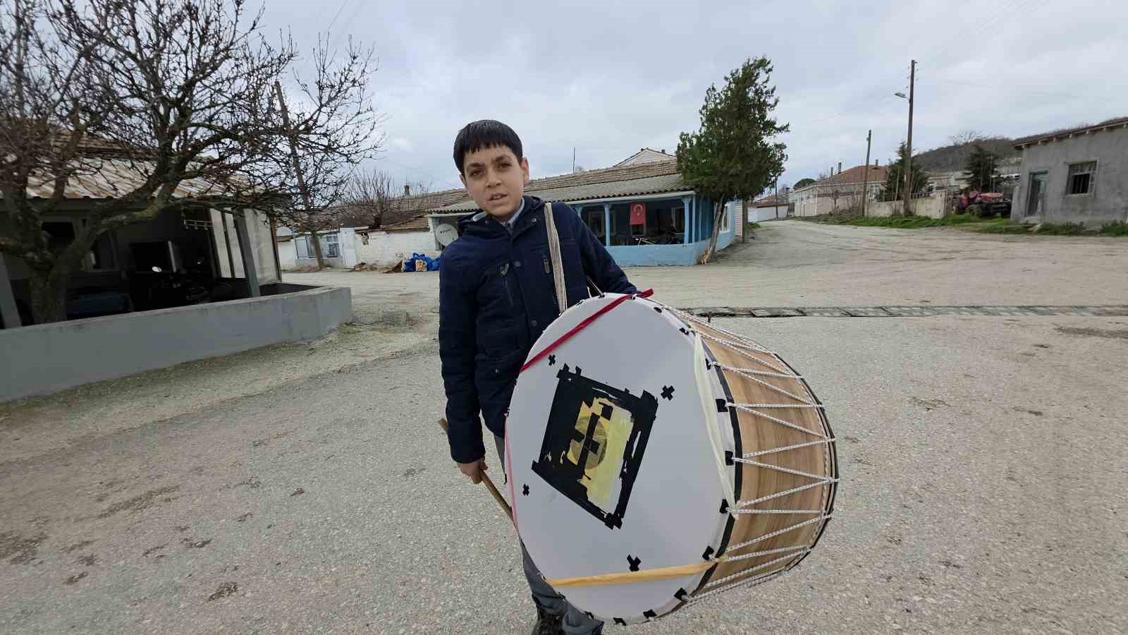 edirnenin en kucuk ramazan davulcusu 400 haneyi sahura kaldiriyor 0 P4YyL5Pc