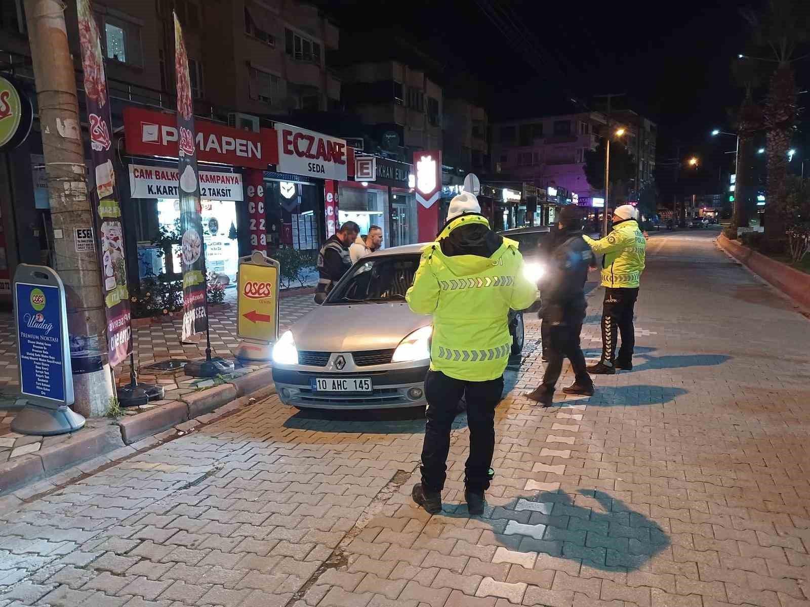 edremit polisi yilbasinda kus ucurtmadi 2 f5nX2Z9O