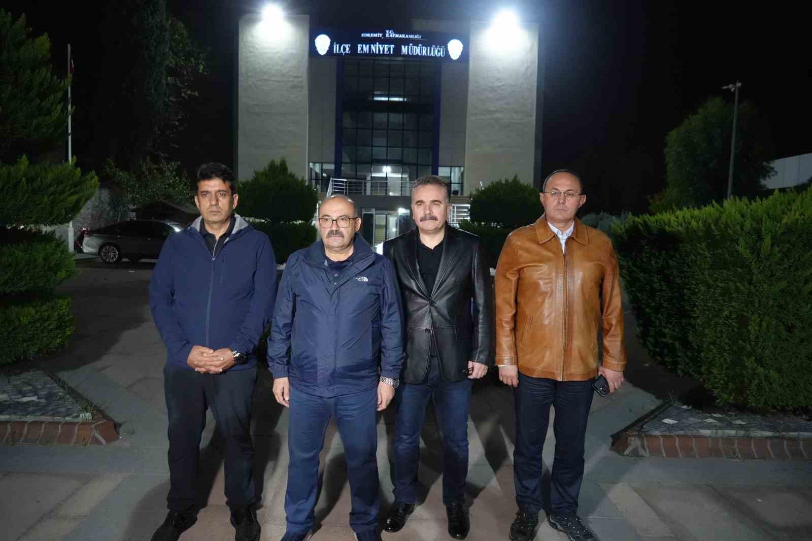 Edremit’te dehşet: gasp ettiği araçla 2 kişiyi öldürdü, 2’si polis 5 kişiyi yaraladı, ölü olarak ele geçirildi 14 edremitte dehset gasp ettigi aracla 2 kisiyi oldurdu 2si polis 5 kisiyi yaraladi olu fGHezufb