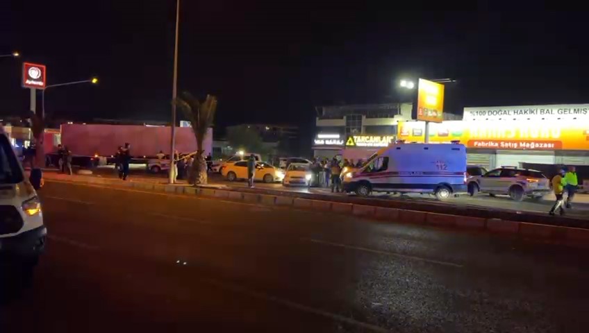 Edremit’te dehşet: gasp ettiği araçla 2 kişiyi öldürdü, 2’si polis 5 kişiyi yaraladı, ölü olarak ele geçirildi 7 edremitte dehset gasp ettigi aracla 2 kisiyi oldurdu 2si polis 5 kisiyi yaraladi olu l9rVsmY7