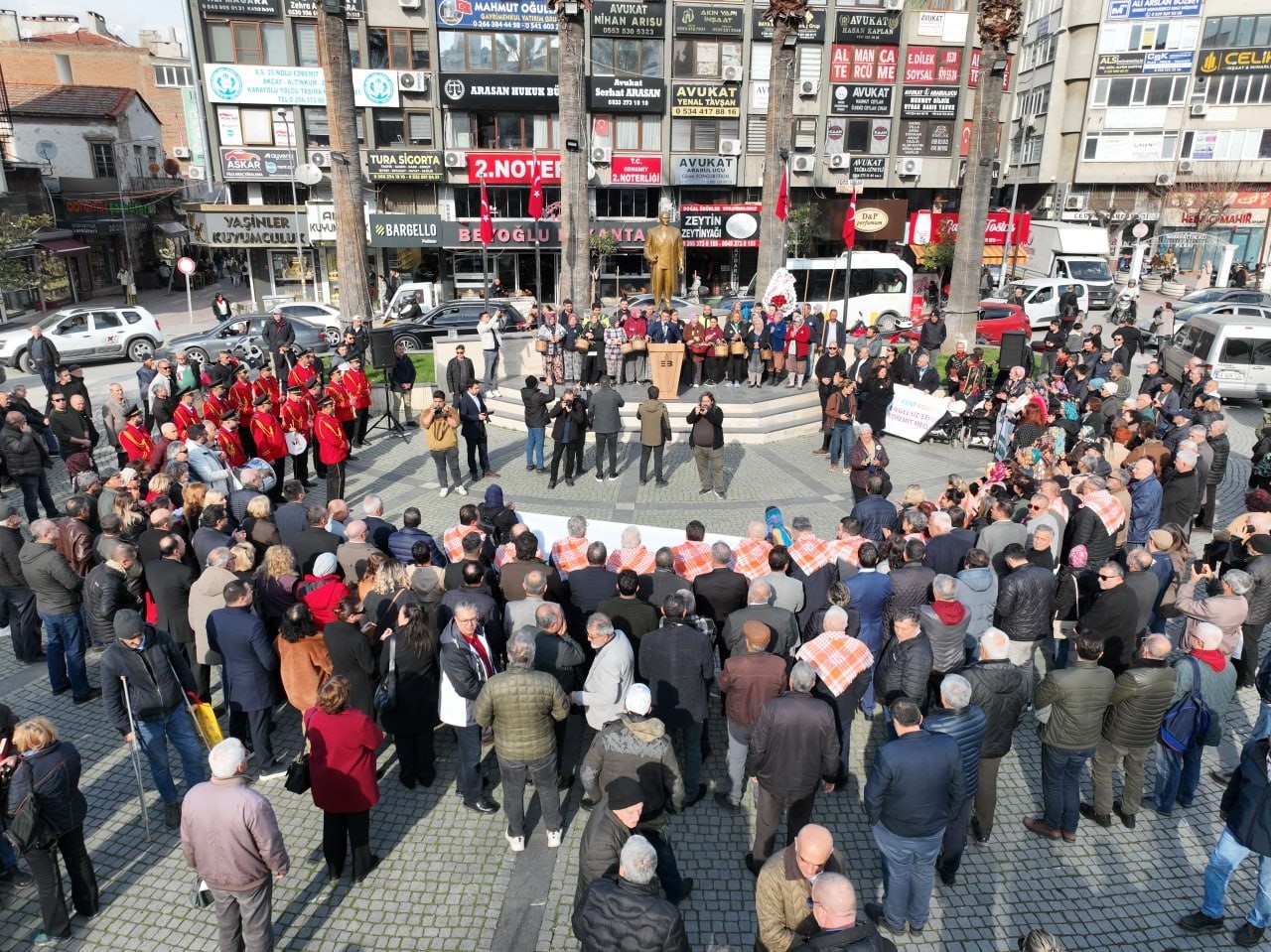 Edremit’te "Geleneksel Zeytin Hasat Sonu Meci Şenliği" coşkuyla başladı 5 edremitte geleneksel zeytin hasat sonu meci senligi coskuyla basladi 1