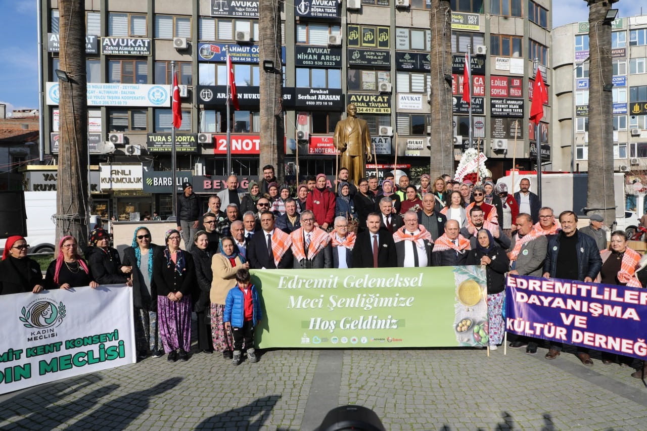 Edremit’te "Geleneksel Zeytin Hasat Sonu Meci Şenliği" coşkuyla başladı 9 edremitte geleneksel zeytin hasat sonu meci senligi coskuyla basladi 5 WL2r6ULy