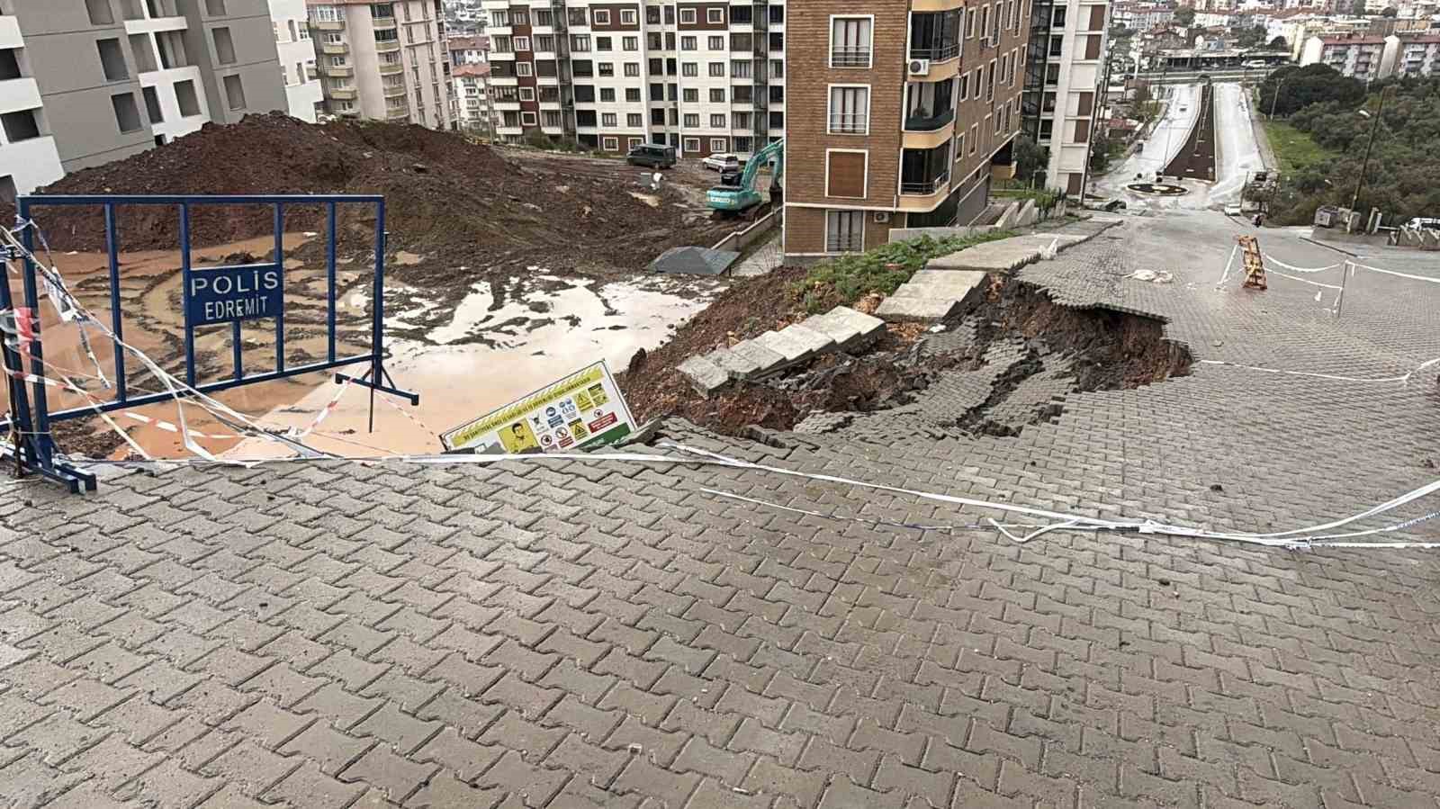 edremitte insaat alaninda toprak kaymasi 4 f9W4aZs9