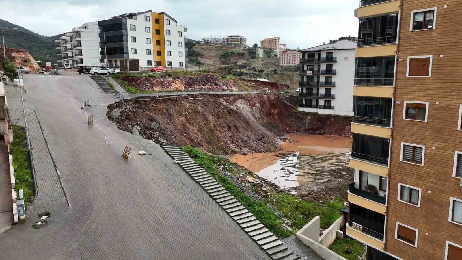 edremitte insaat alaninda toprak kaymasi 5 kAc5bZfC