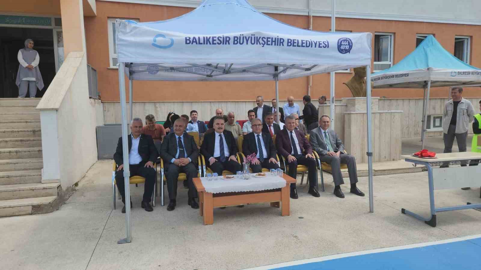 edremitte vakti kusanmak sergisi acildi 2 8zROaBMF