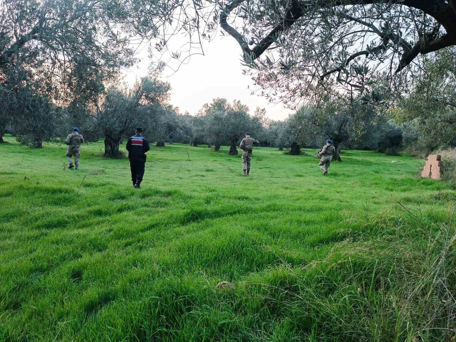edremitte zeytin hirsizligina karsi komandolar sahada 2 V2hvTR7F