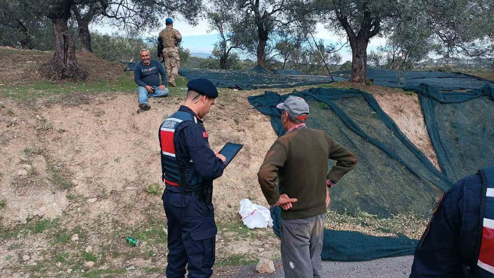 edremitte zeytin hirsizligina karsi komandolar sahada 3 BXNuUfT6