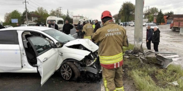 eds-tabelasina-carpan-otomobilin-surucusunu-itfaiye-kurtardi-aDTUExLu.jpg