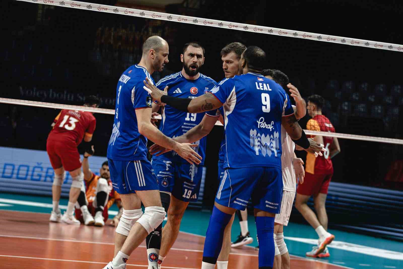 efeler ligi galatasaray 3 halkbank 0 17 gWVPFaJh