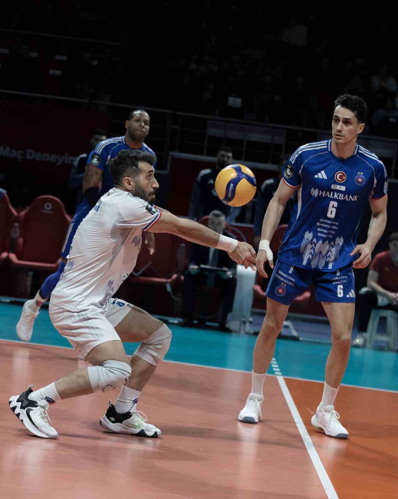 efeler ligi galatasaray 3 halkbank 0 24