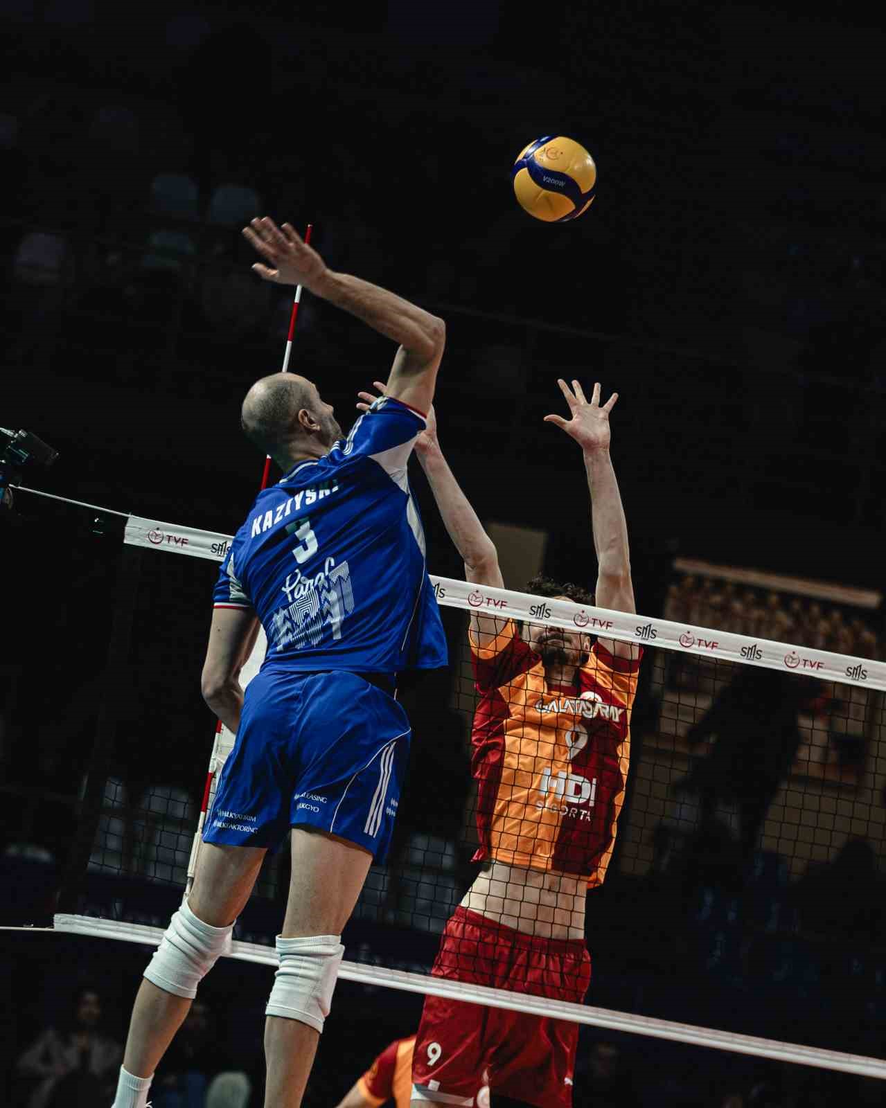 efeler ligi galatasaray 3 halkbank 0 26