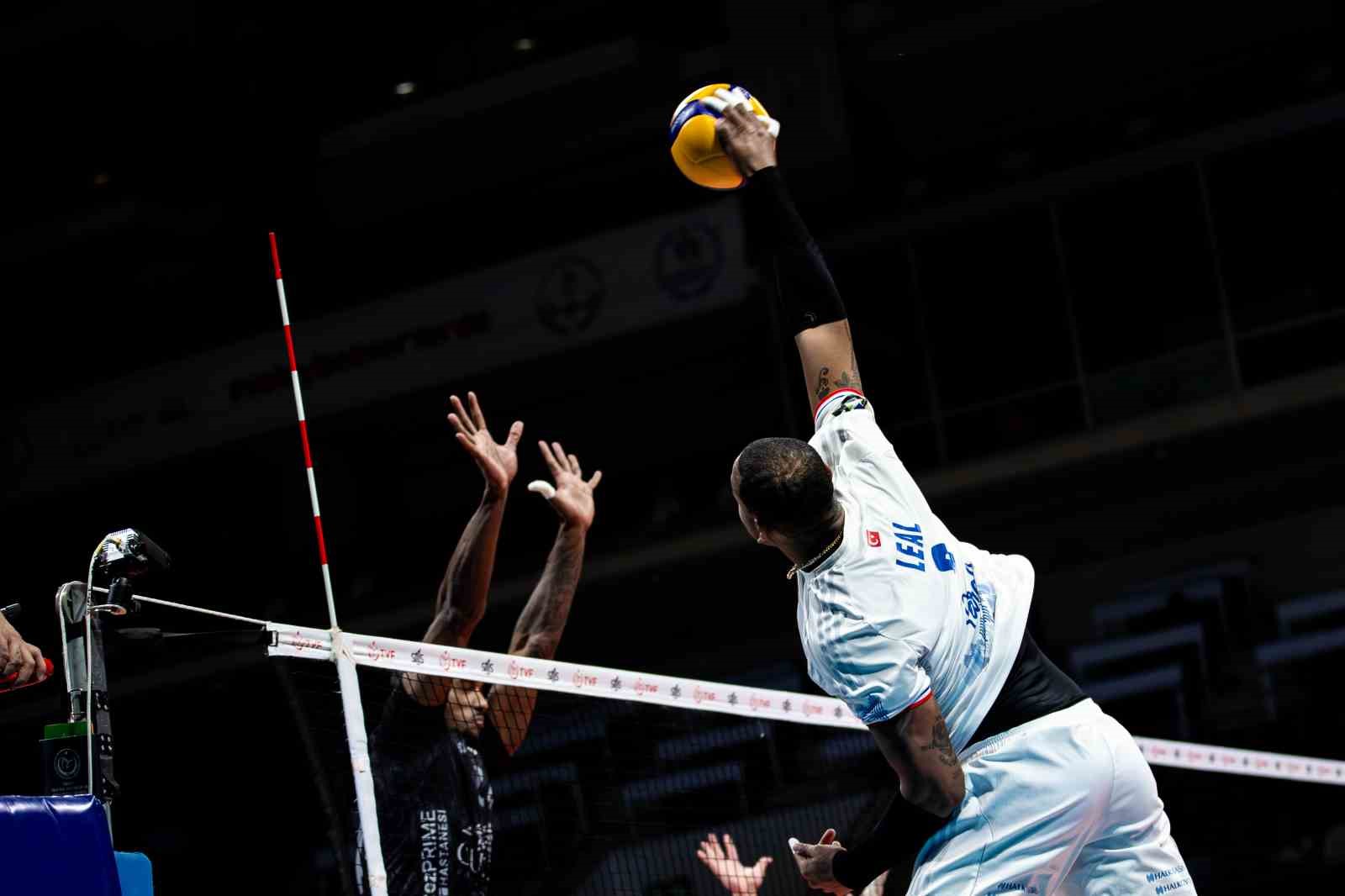 Efeler Ligi: Halkbank: 3 - Gebze Belediyespor: 0 4 efeler ligi halkbank 3 gebze belediyespor 0 0 Ue2eMQOv