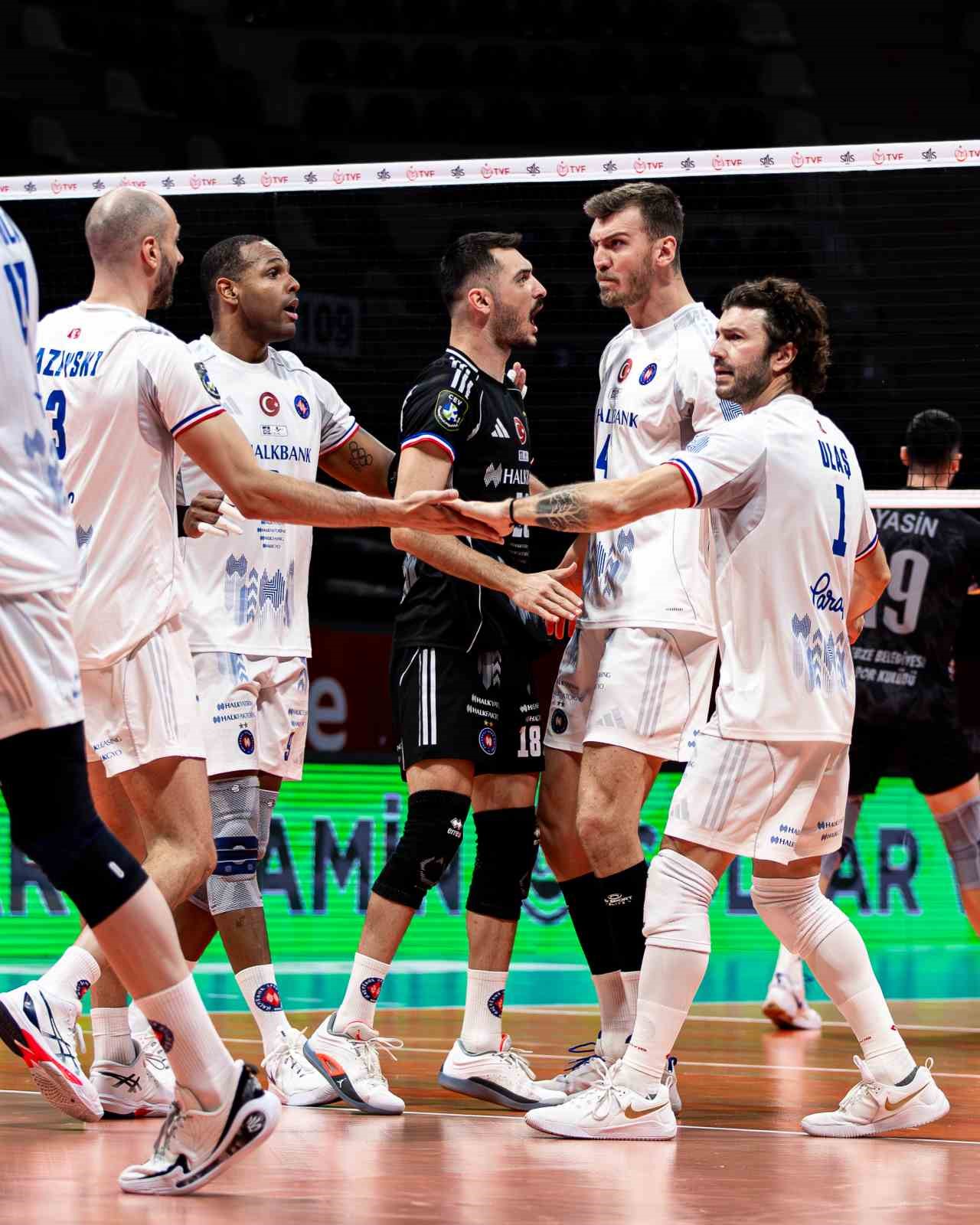 Efeler Ligi: Halkbank: 3 - Gebze Belediyespor: 0 14 efeler ligi halkbank 3 gebze belediyespor 0 10 FP4VI2DR
