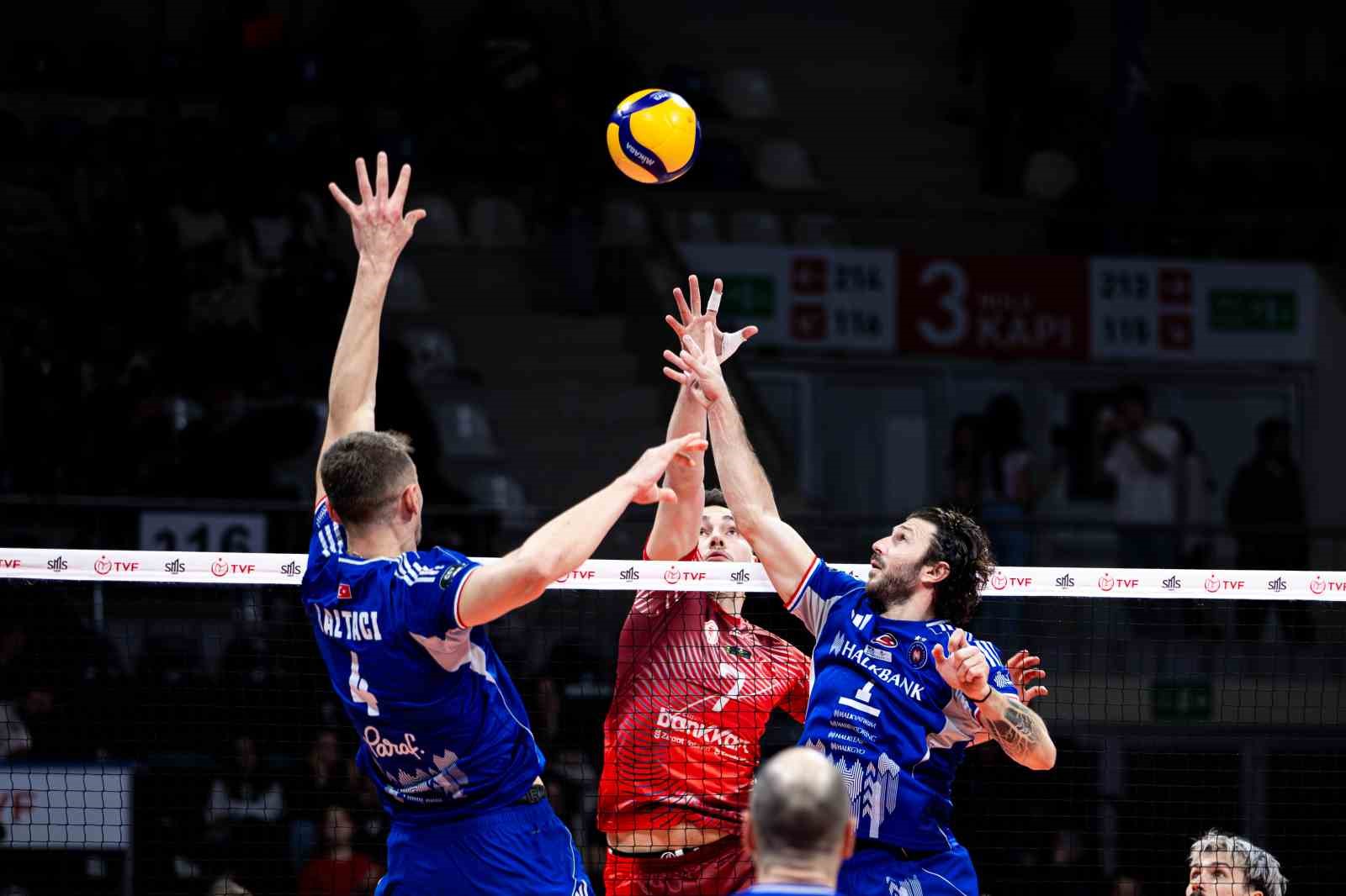 Efeler Ligi: Ziraat Bankkart: 0 - Halkbank: 3 6 efeler ligi ziraat bankkart 0 halkbank 3 2