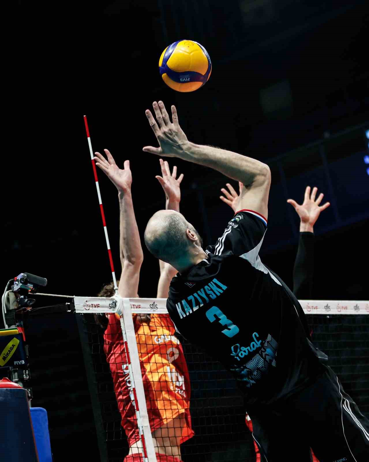 efeler liginde galatasaray finalde 2 52K1y44L