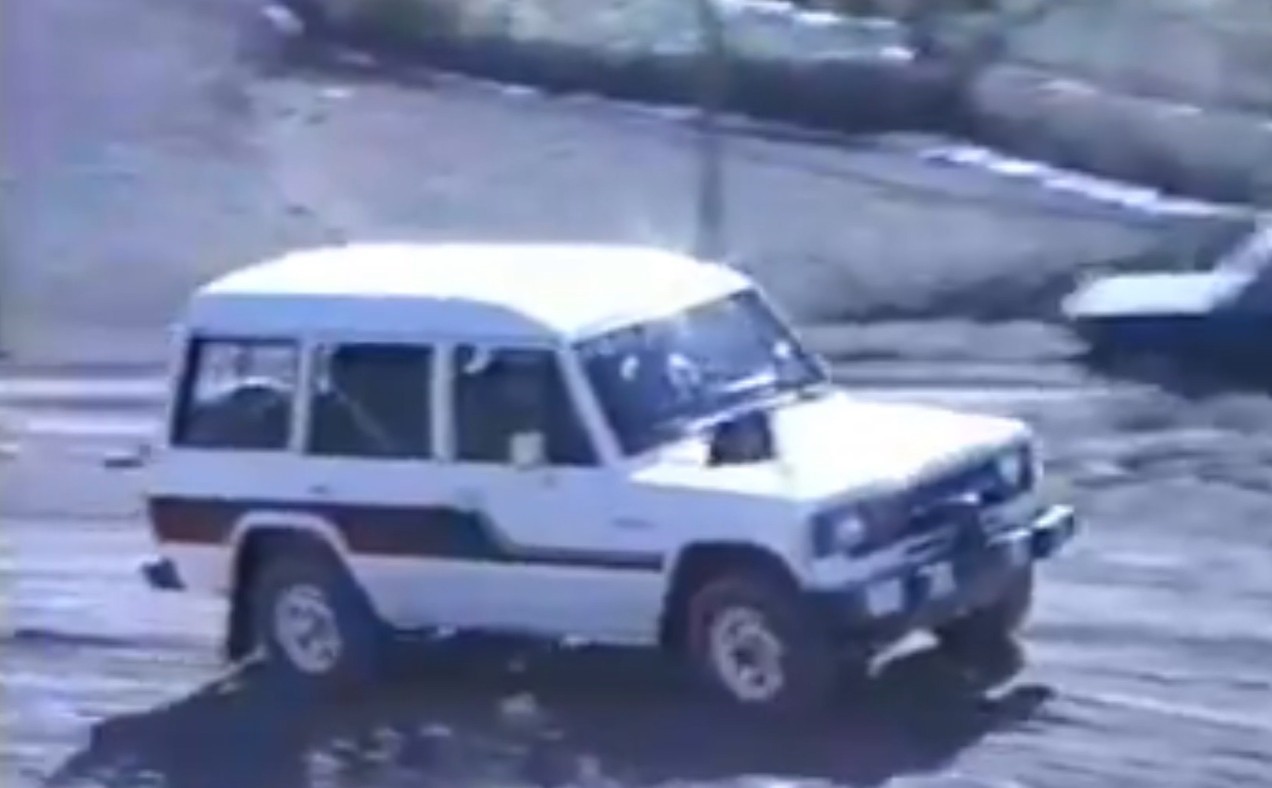 efsane valinin oglu 45 yil sonra babasinin makam aracini bulup satin aldi 0 VvRdVjXI