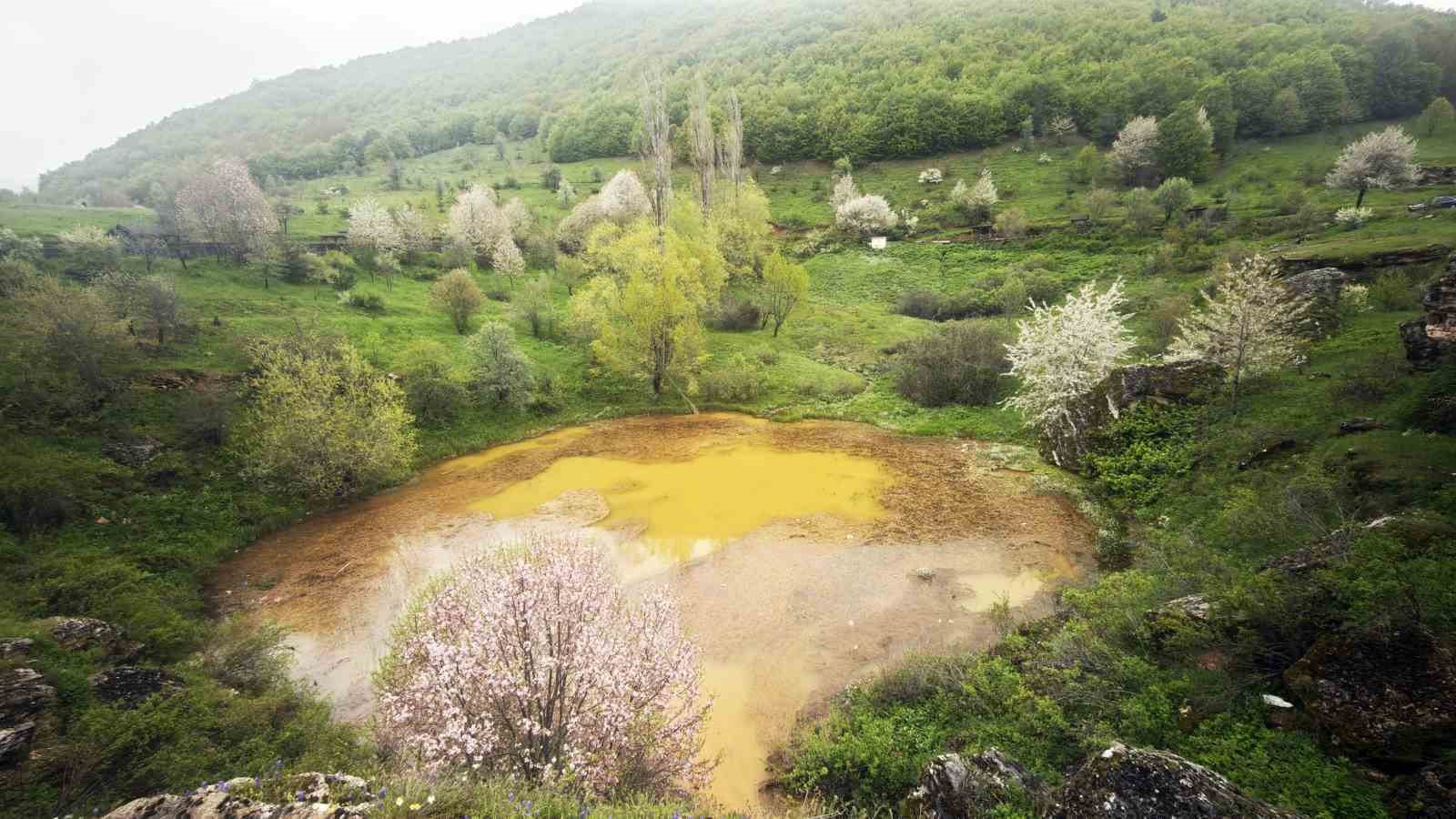 efsanelere konu olan dipsizgol renk degistirdi ziyaretcileri hayal kirikligi yasadi 1