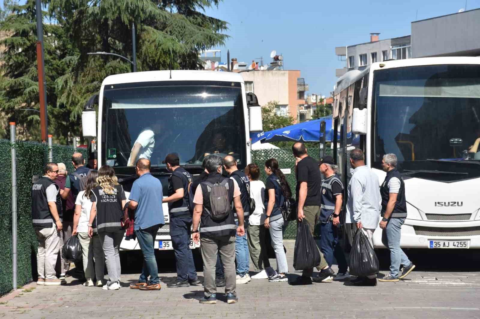 ege universitesindeki yolsuzluk operasyonunda eski dekan ve bashekim dahil 27 tutuklama 2 7365YfOh