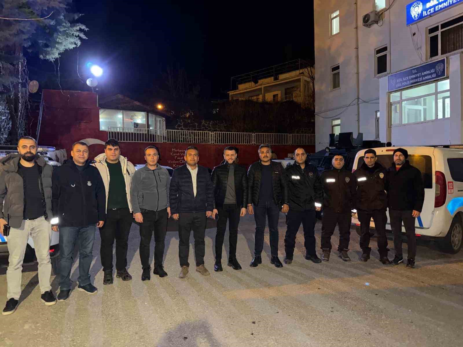 Eğil Belediye Başkanı Seydoğlu, iftar sonrası kurumların personeliiyle bir araya geldi 7 egil belediye baskani seydoglu iftar sonrasi kurumlarin personeliiyle bir araya geldi 3 GktMjYrz