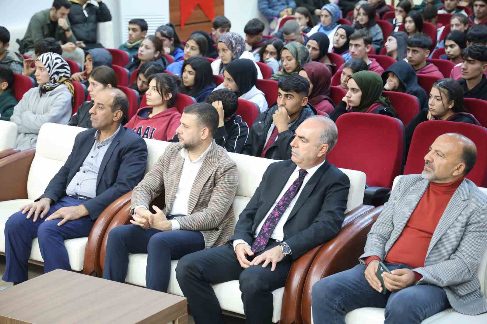 egil belediyesi lise ogrencilerine etkili sinav hazirliklari konferansi verdi 3