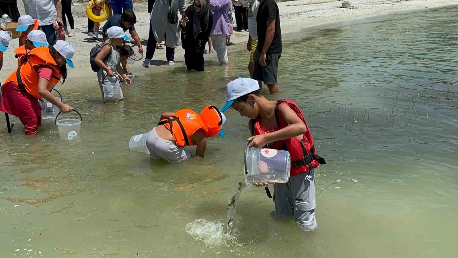 egirdir golune 100 bin pullu sazan yavrusu birakildi 2 3uDU2umT