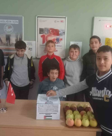 egirdirli-ogrencilerden-filistine-anlamli-destek-238-bin-85-tl-yardim-toplandi-HzjD5VAU.jpg