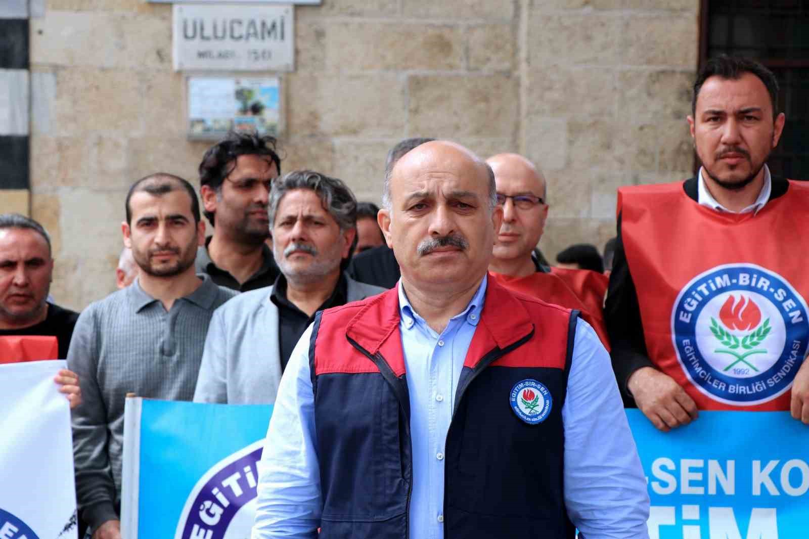 egitim bir sen adana sube baskani sarigeciliden dijital teror vurgusu 1 XCL3aO1O