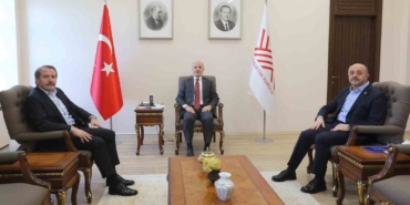 egitim-bir-senden-yoke-akademik-zam-ve-haklar-icin-ziyaret-YHJrS3Y1.jpg