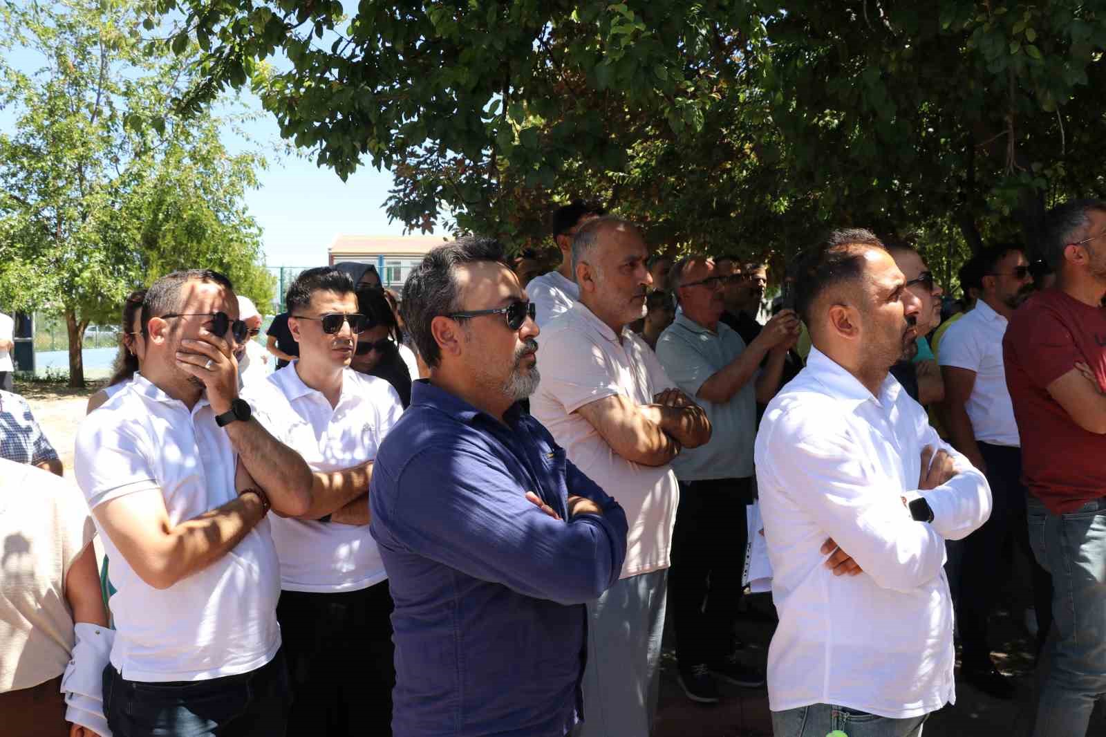 egitim kurumu konkordato ilan etti veliler okul onunde toplandi 2