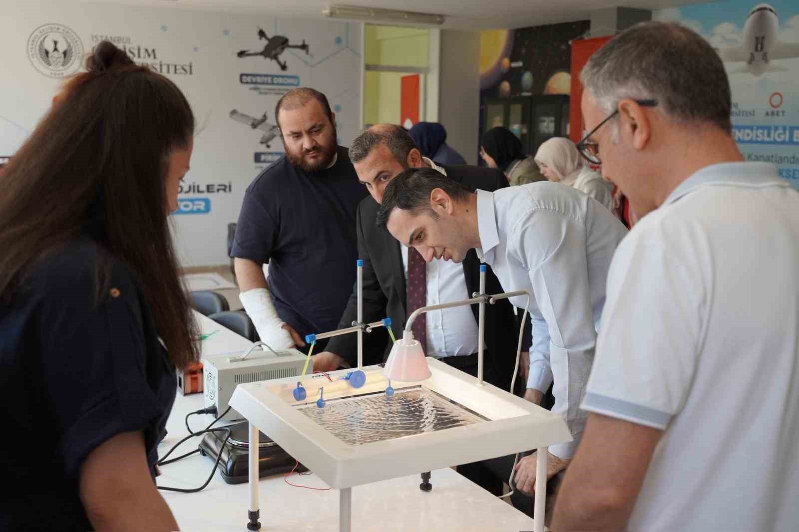 Eğitime destek: Yenibosna Anadolu İmam Hatip Lisesi’nde Fizik Laboratuvarı açıldı 6 egitime destek yenibosna anadolu imam hatip lisesinde fizik laboratuvari acildi 2 Br52wjRC