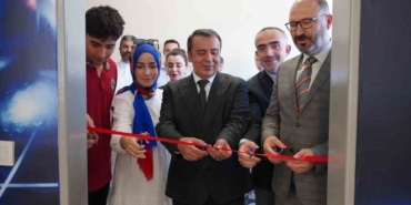 egitime-destek-yenibosna-anadolu-imam-hatip-lisesinde-fizik-laboratuvari-acildi-8s7fvQcX.jpg
