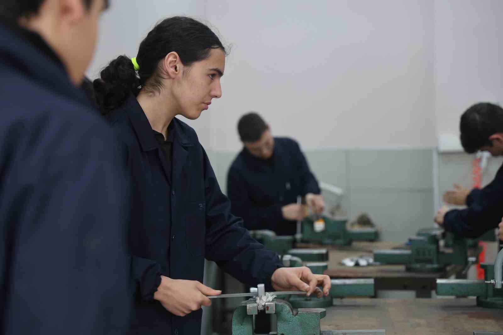 egitimle uretimin birlestigi okul 12 milyon ciroya ulasti 5 UH471e1y