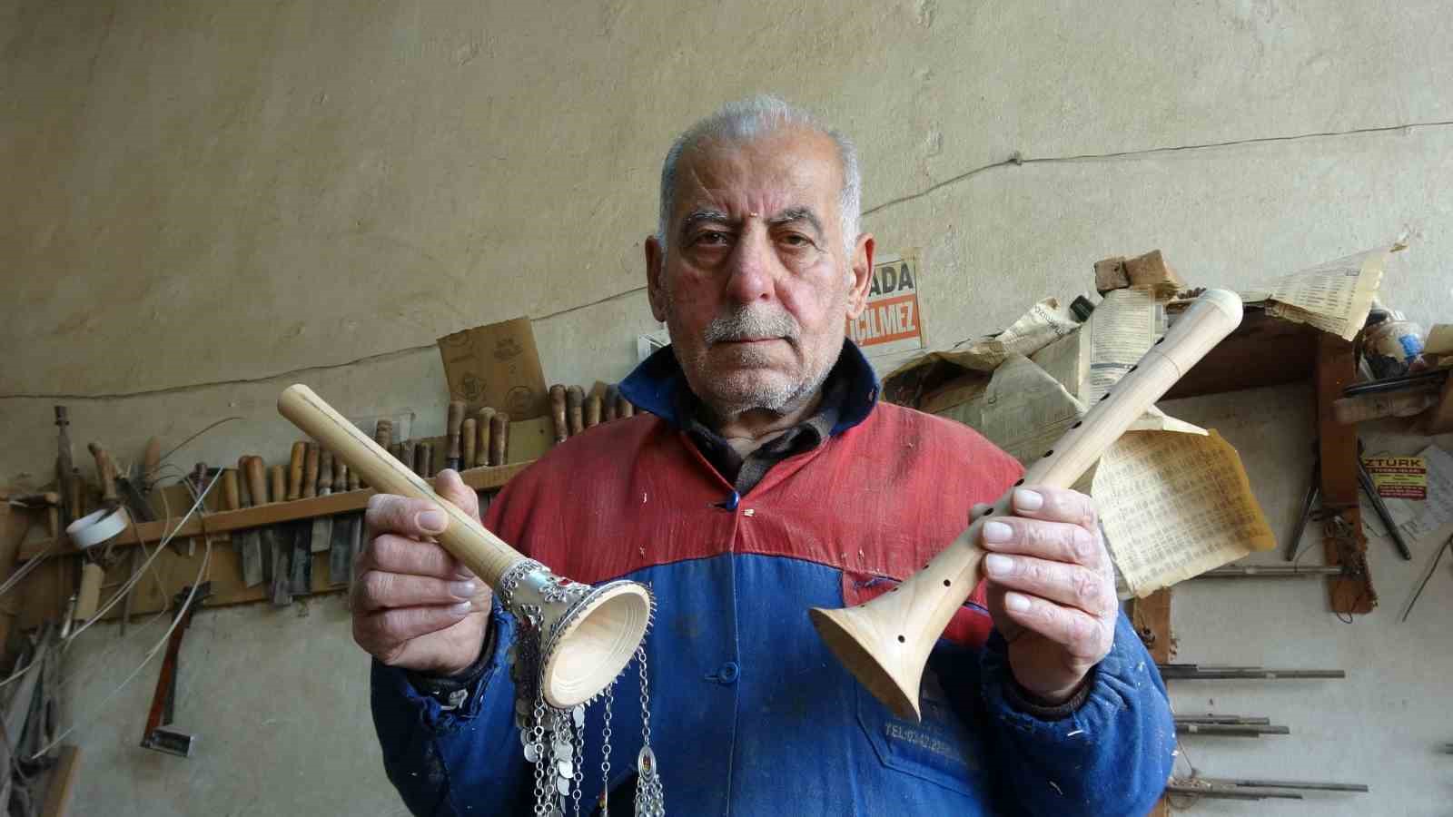 eglencelerin simgesi zurnayi 55 yildir agaclara sekil vererek uretiyor 1 bJ2h4OQn